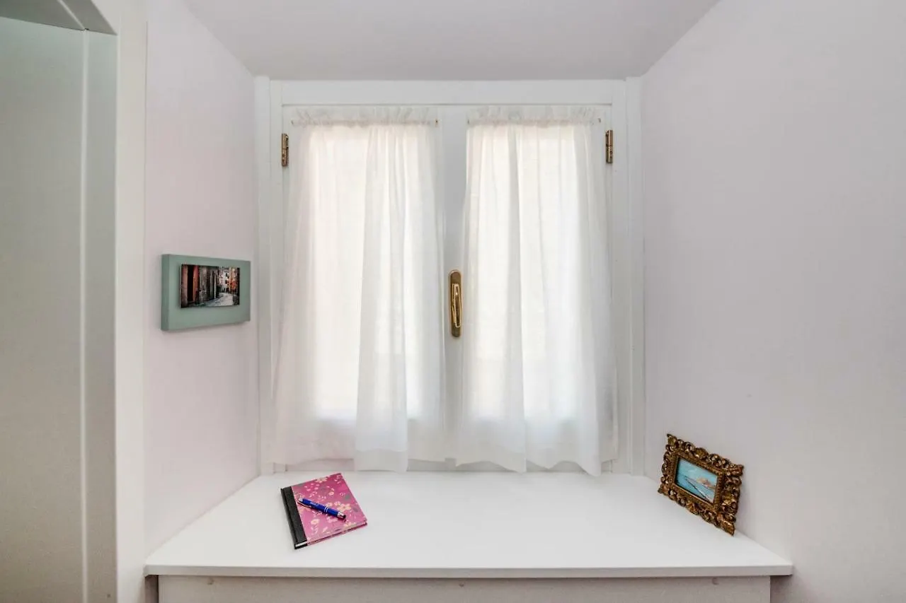Casa Eve Finalborgo - Romantic House Apartment Finale Ligure 0*,  Italy