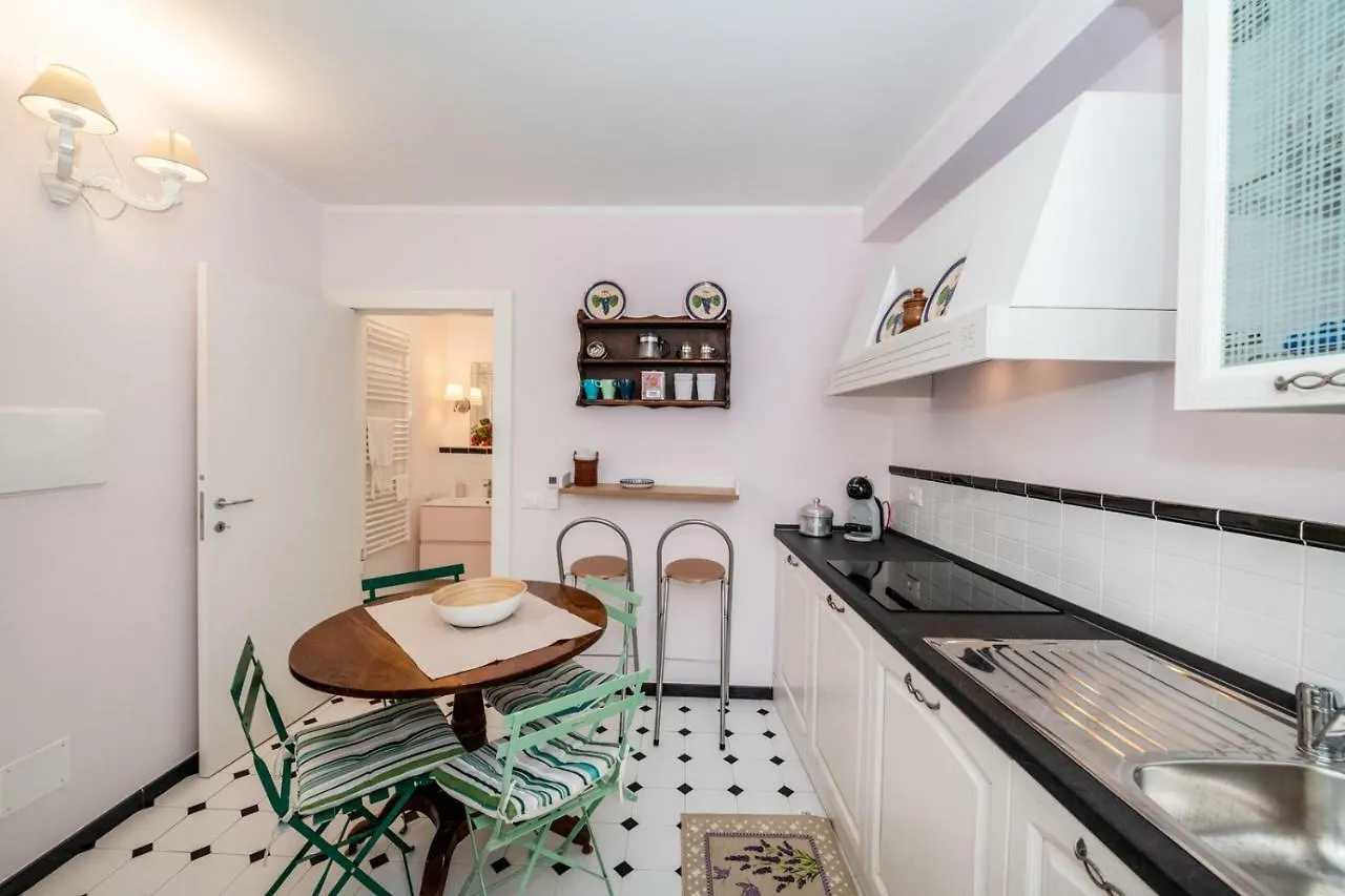 Casa Eve Finalborgo - Romantic House Apartment Finale Ligure 0*,